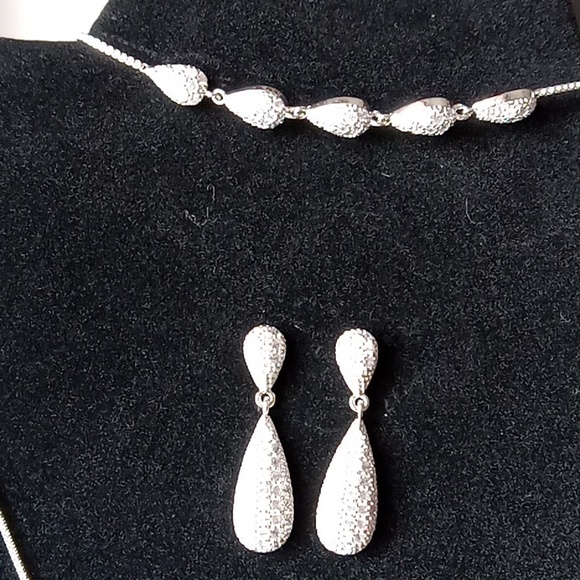 3 Pc Jewelry Set NWIB Siver Tone Encrusted w Crystal - Picture 3 of 5